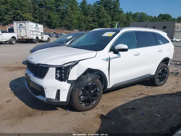 5XYRLDJC0SG322858 2025 KIA SORENTO - Image 2