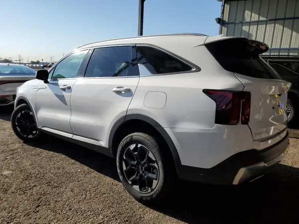 5XYRLDJC2RG278081 2024 KIA SORENTO - Image 2