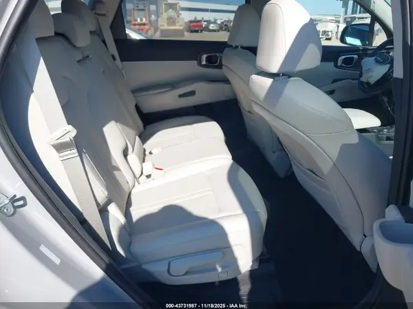 5XYRLDJC3SG320280 2025 KIA SORENTO - Image 8