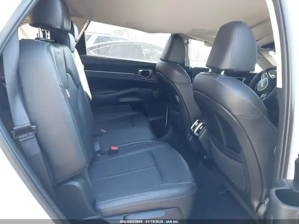 5XYRLDJC4RG285811 2024 KIA SORENTO - Image 8