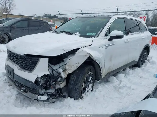 5XYRLDJC8SG315270 2025 KIA SORENTO - Image 2