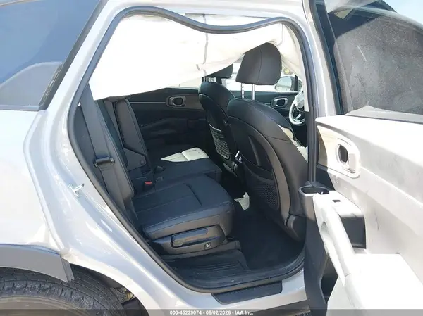 5XYRLDLC1NG158330 2022 KIA SORENTO - Image 8