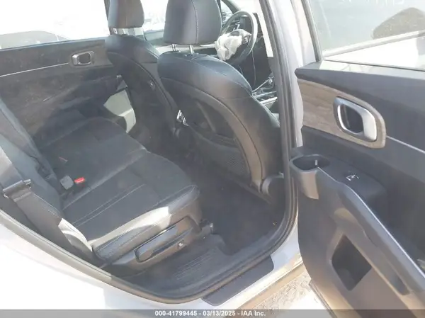 5XYRLDLC3NG146258 2022 KIA SORENTO - Image 8