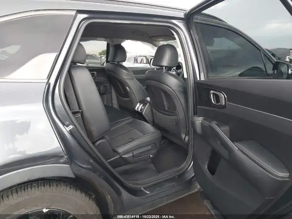 5XYRLDLC4MG005598 2021 KIA SORENTO - Image 8