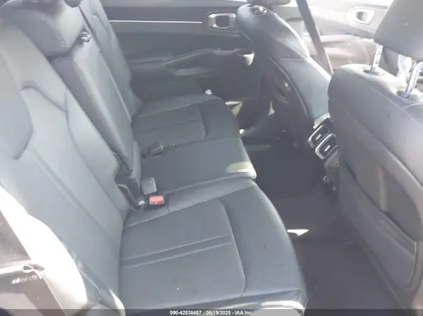 5XYRLDLC7MG006230 2021 KIA SORENTO - Image 8
