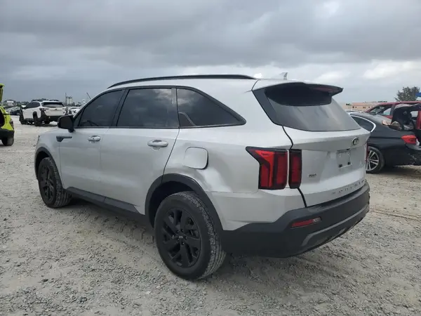 5XYRLDLC7MG021598 2021 KIA SORENTO - Image 2