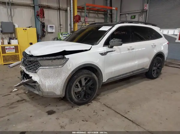 5XYRLDLC8NG130900 2022 KIA SORENTO - Image 2