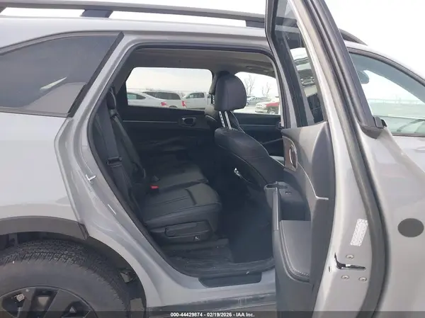 5XYRLDLC8PG204092 2023 KIA SORENTO - Image 8