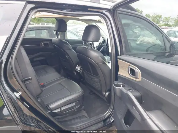 5XYRLDLC9PG235982 2023 KIA SORENTO - Image 8