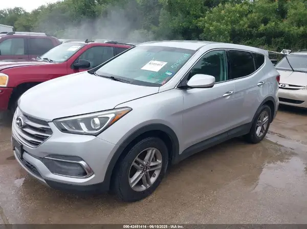5XYZT3LB0JG523902 2018 HYUNDAI SANTA FE - Image 2
