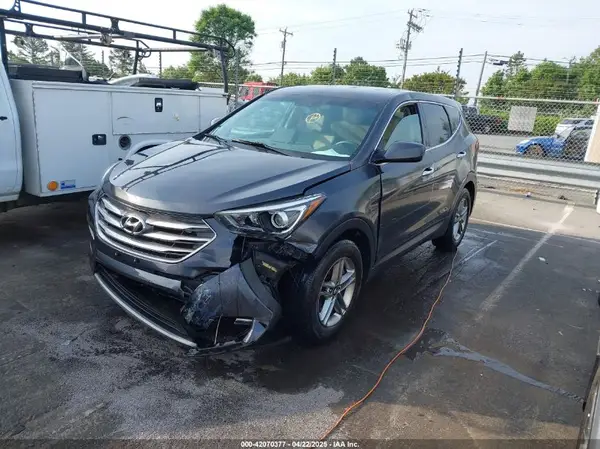 5XYZT3LB0JG525150 2018 HYUNDAI SANTA FE - Image 2