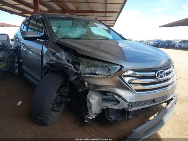 5XYZT3LB1GG318016 2016 HYUNDAI SANTA FE - Image 1