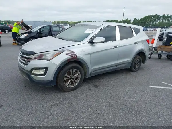 5XYZT3LB1GG356040 2016 HYUNDAI SANTA FE - Image 2