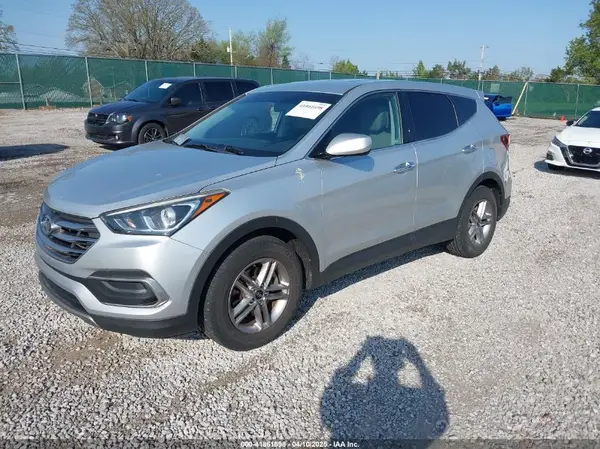 5XYZT3LB1JG508986 2018 HYUNDAI SANTA FE - Image 2