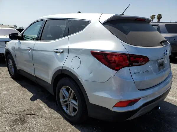 5XYZT3LB1JG561008 2018 HYUNDAI SANTA FE - Image 2