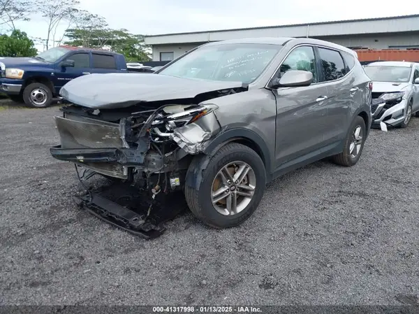 5XYZT3LB2HG381658 2017 HYUNDAI SANTA FE - Image 2