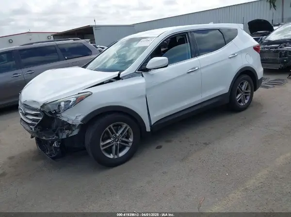 5XYZT3LB2HG428901 2017 HYUNDAI SANTA FE - Image 2