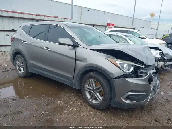 5XYZT3LB2JG528857 2018 HYUNDAI SANTA FE - Image 1