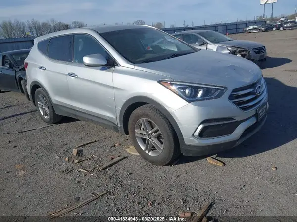 5XYZT3LB2JG555802 2018 HYUNDAI SANTA FE - Image 1