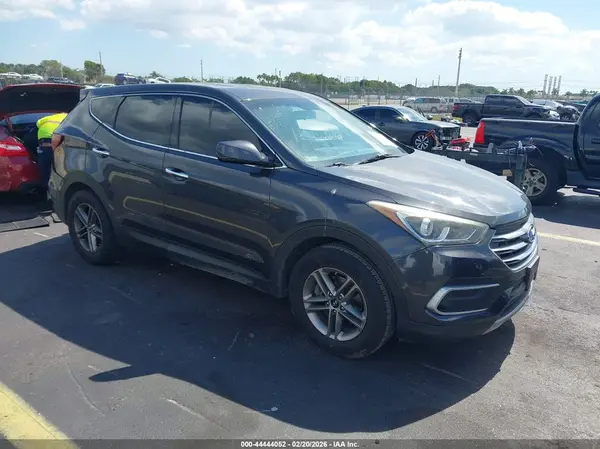 5XYZT3LB2JG563432 2018 HYUNDAI SANTA FE - Image 1