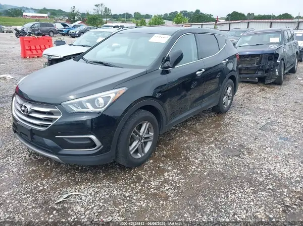 5XYZT3LB3HG410861 2017 HYUNDAI SANTA FE - Image 2