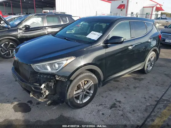 5XYZT3LB3JG525725 2018 HYUNDAI SANTA FE - Image 2