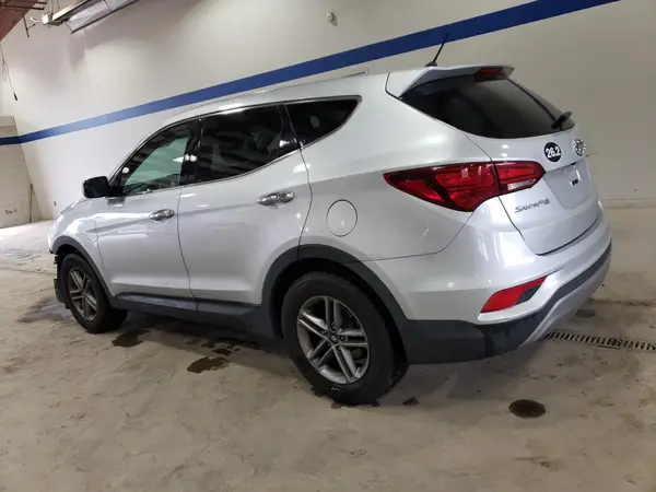 5XYZT3LB3JG525868 2018 HYUNDAI SANTA FE - Image 2