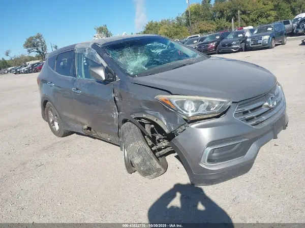 5XYZT3LB3JG561107 2018 HYUNDAI SANTA FE - Image 1