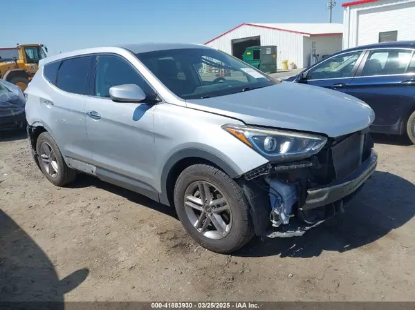 5XYZT3LB3JG572978 2018 HYUNDAI SANTA FE - Image 1