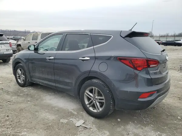 5XYZT3LB3JG572995 2018 HYUNDAI SANTA FE - Image 2