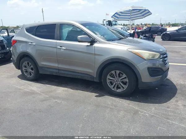 5XYZT3LB4GG343783 2016 HYUNDAI SANTA FE - Image 1