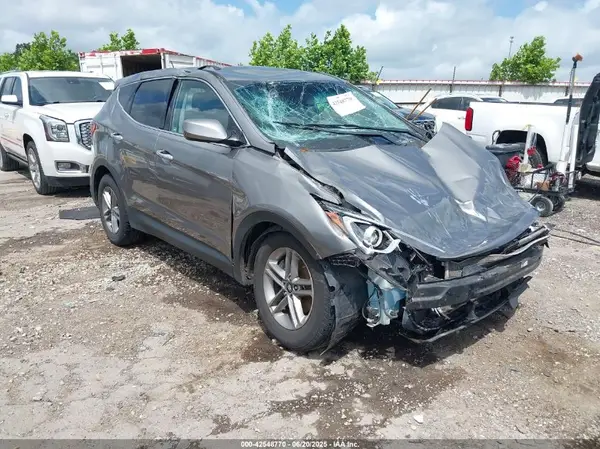 5XYZT3LB4JG525667 2018 HYUNDAI SANTA FE - Image 1