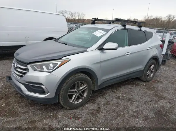 5XYZT3LB4JG526317 2018 HYUNDAI SANTA FE - Image 2