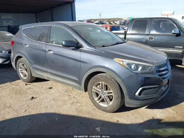 5XYZT3LB4JG526611 2018 HYUNDAI SANTA FE - Image 1