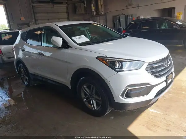 5XYZT3LB4JG565196 2018 HYUNDAI SANTA FE - Image 1