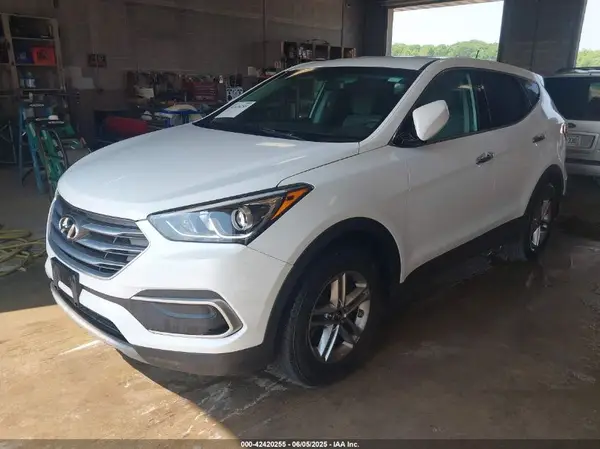 5XYZT3LB4JG565196 2018 HYUNDAI SANTA FE - Image 2