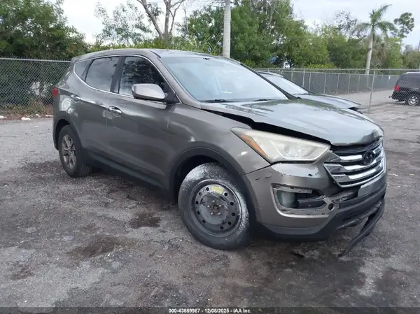 5XYZT3LB5GG370815 2016 HYUNDAI SANTA FE - Image 1