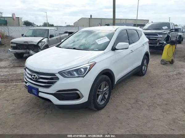 5XYZT3LB6HG386779 2017 HYUNDAI SANTA FE - Image 2