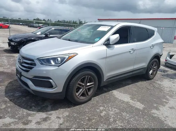 5XYZT3LB6JG563580 2018 HYUNDAI SANTA FE - Image 2