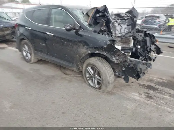 5XYZT3LB6JG566205 2018 HYUNDAI SANTA FE - Image 1