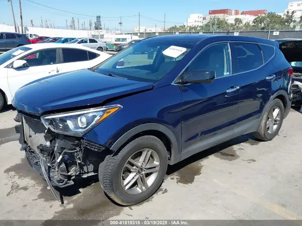 5XYZT3LB6JG572327 2018 HYUNDAI SANTA FE - Image 2