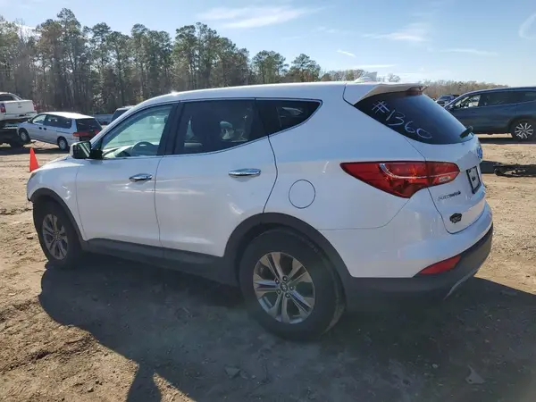 5XYZT3LB7GG352932 2016 HYUNDAI SANTA FE - Image 2