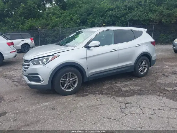 5XYZT3LB7JG561269 2018 HYUNDAI SANTA FE - Image 2
