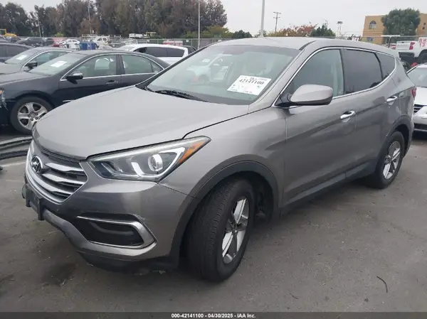 5XYZT3LB7JG569517 2018 HYUNDAI SANTA FE - Image 2