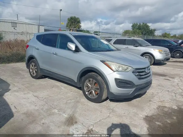 5XYZT3LB8GG348596 2016 HYUNDAI SANTA FE - Image 1