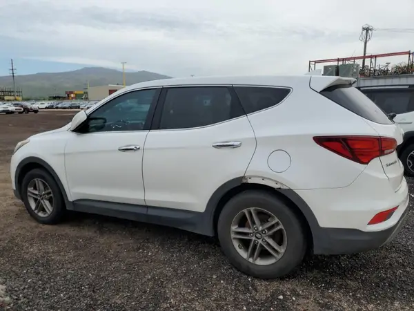 5XYZT3LB8HG402366 2017 HYUNDAI SANTA FE - Image 2