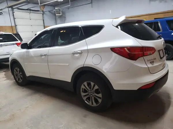 5XYZT3LB9GG367562 2016 HYUNDAI SANTA FE - Image 2