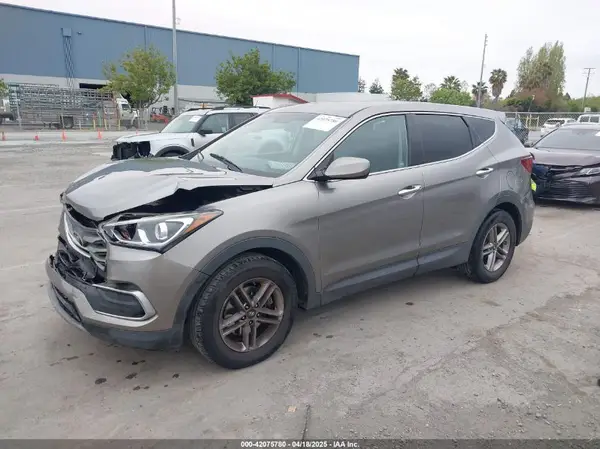 5XYZT3LB9JG572046 2018 HYUNDAI SANTA FE - Image 2