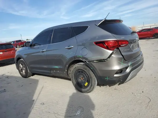 5XYZT3LBXJG569916 2018 HYUNDAI SANTA FE - Image 2