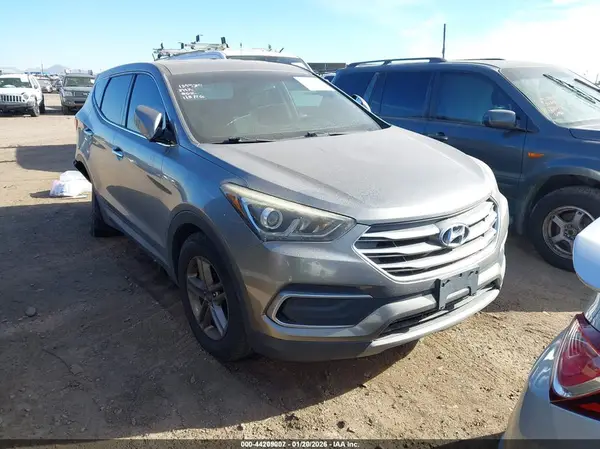 5XYZT3LBXJG571942 2018 HYUNDAI SANTA FE - Image 1